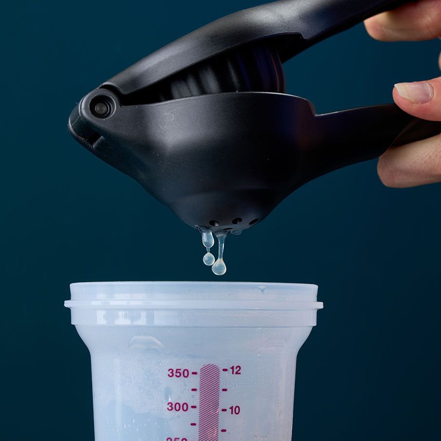 Tupperware Zest 'n Press Gadget Kitchen Tools | TCOVH1943